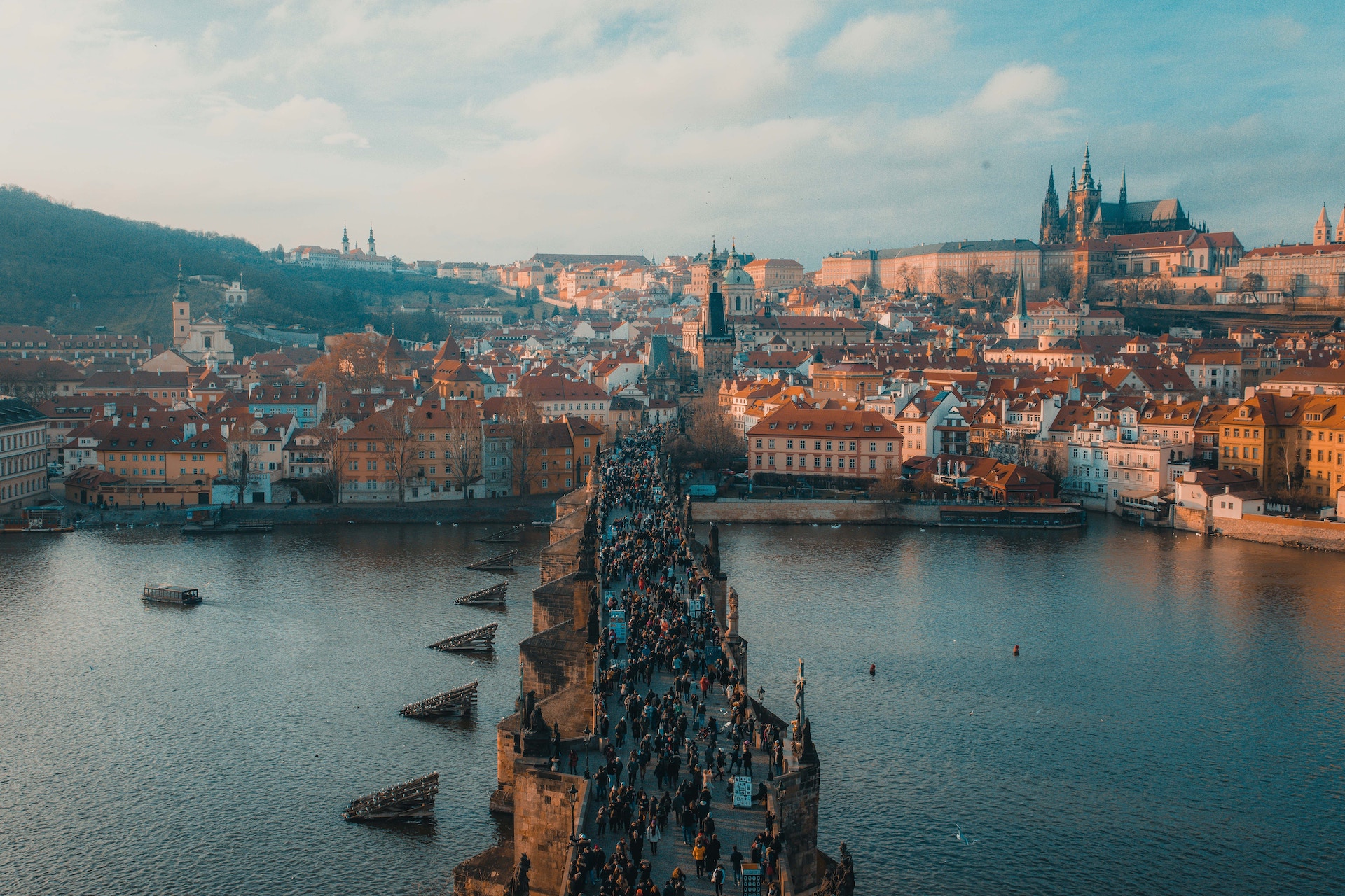 How Digitalization Supports a New Economic Growth Model in CEE